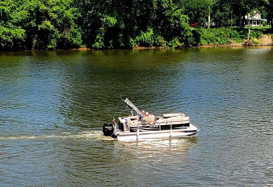 John amd Laurie Sweetwater Pontoon