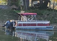 Wendy and Jamar Crest Pontoon